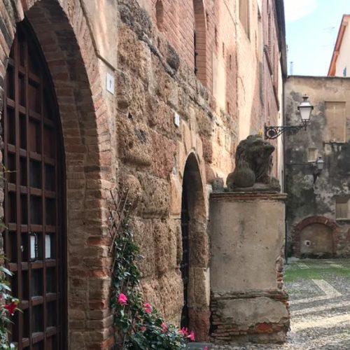 Piazza-Dei-Leoni-Albenga